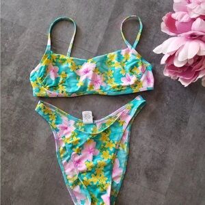 Vintage 90’s headstock floral bikini